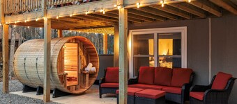 Luxury 3-Story Pocono Retreat w/ Sauna+Hot Tub+Games