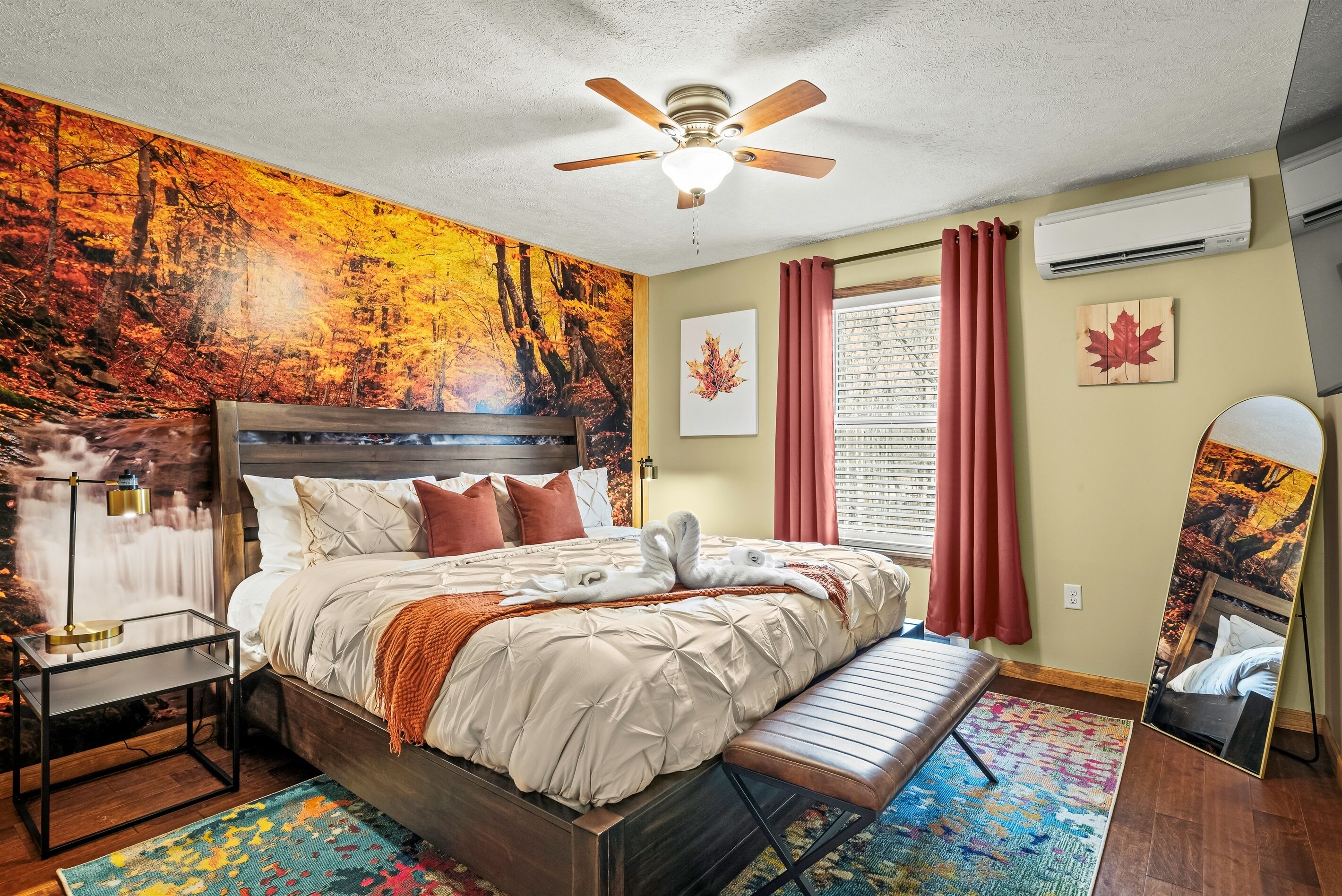 6 dormitorios, escritorio, tabla de planchar con plancha y cuna de viaje