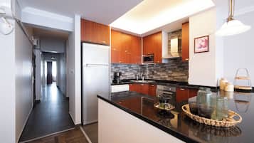 Nhà Deluxe, 3 phòng ngủ, không hút thuốc, bếp | Bếp riêng | Tủ lạnh, lò vi sóng, lò nướng, bếp nấu