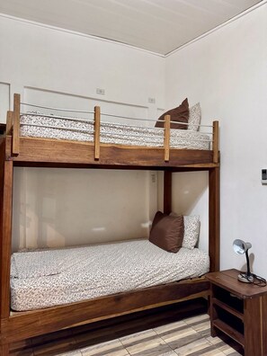 Cabin tiện nghi đơn giản, quang cảnh vườn | Truy cập Internet không dây miễn phí 