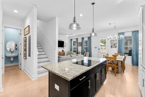 Ferienhaus, 4 Schlafzimmer, Haustiere gestattet, Blick auf die Anlage | Eigene Küche