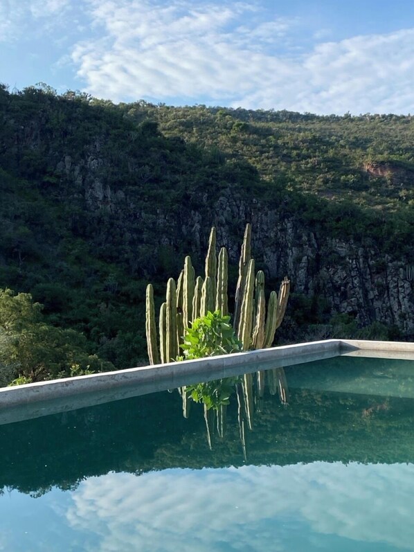 2 outdoor pools