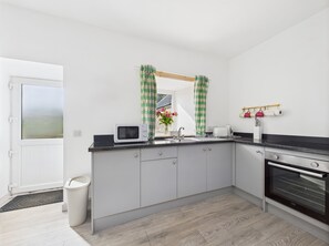 Cookware/dishes/utensils