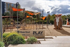 Children’s area - 10 Chelsea Place On The Park, In Heart Of Downtown (Phoenix)