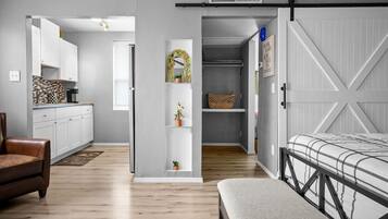 1 chambre, fer et planche à repasser, Wi-Fi gratuit, draps fournis