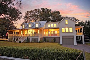 Exterior - Old Village Luxury – Historic 5BR, Walk to Dining, Shops, & Sunset Views (Mount Pleasant)