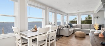 Private waterfront w/rocky beach near Newport