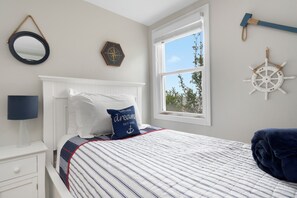 2 bedrooms, iron/ironing board, travel cot, free WiFi