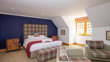 8 bedrooms, individually decorated, individually furnished, free WiFi