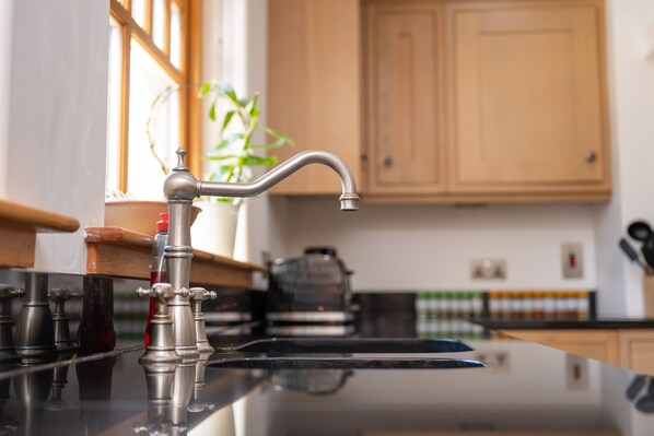 Dishwasher, cookware/dishes/utensils