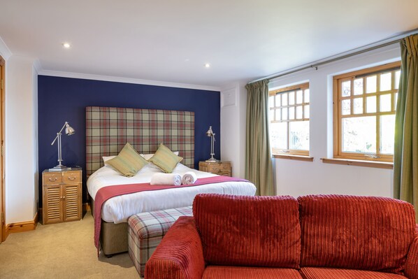 8 bedrooms, individually decorated, individually furnished, free WiFi