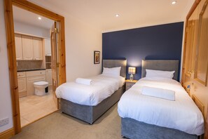 8 habitaciones, decoración personalizada y muebles diferentes 