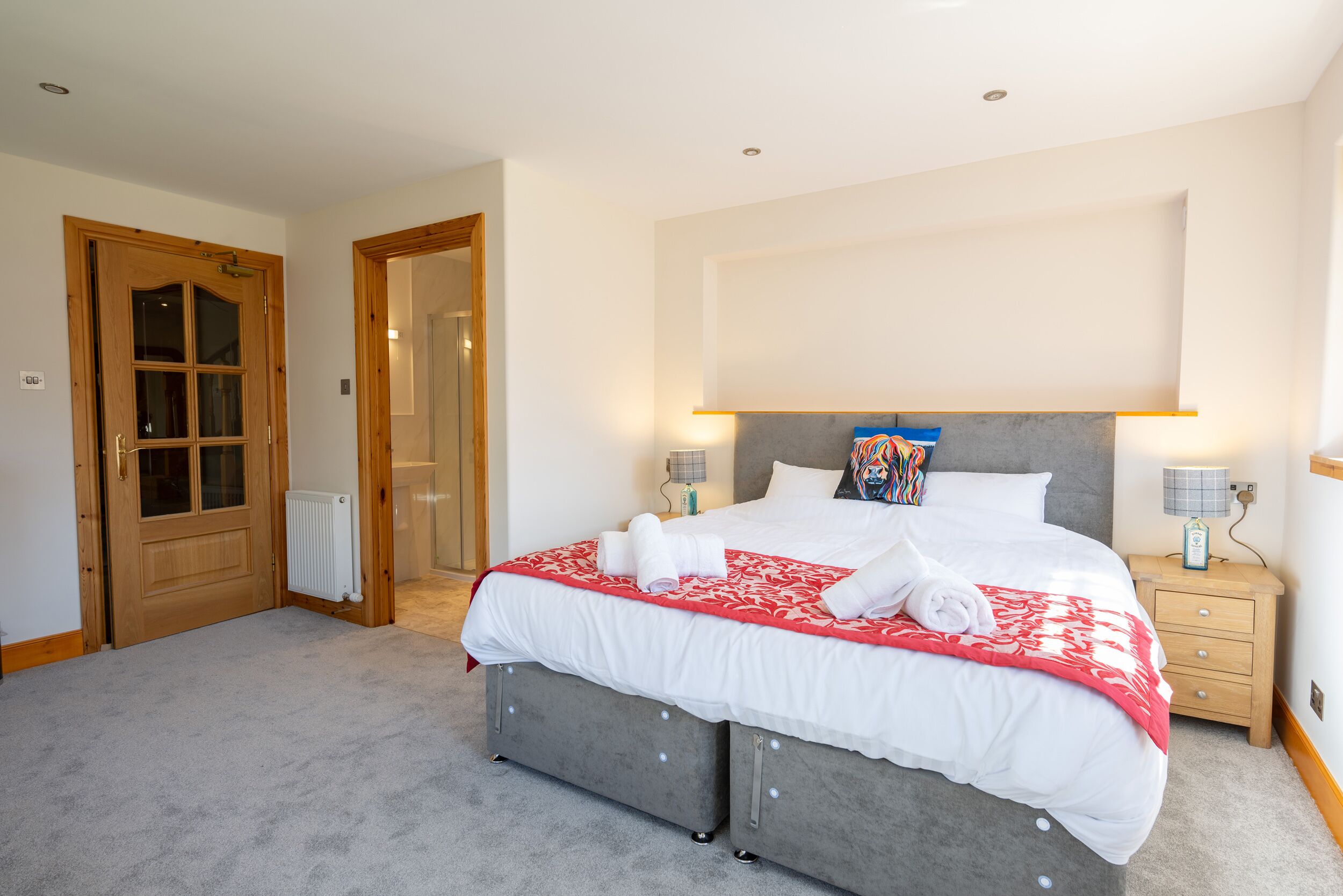 8 bedrooms, individually decorated, individually furnished, free WiFi