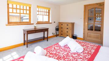 8 bedrooms, individually decorated, individually furnished, free WiFi