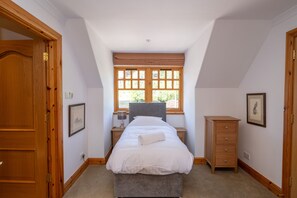 8 chambres, décoration personnalisée, ameublement personnalisé