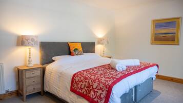 8 phòng ngủ, trang trí khác biệt