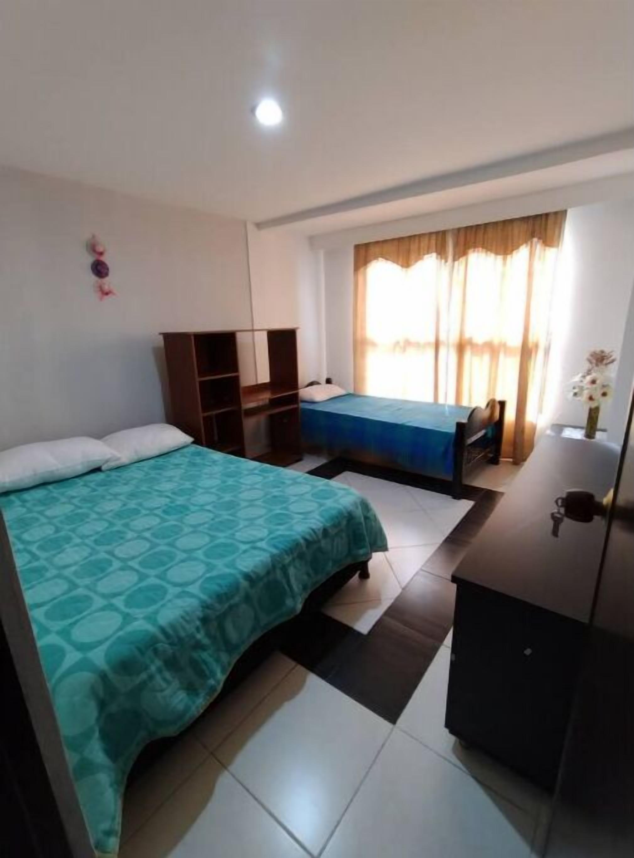 5 chambres, fer et planche à repasser, Wi-Fi, draps fournis
