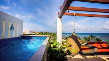 Penthouse superior, vista al océano | Alberca privada