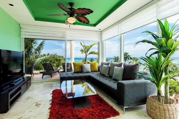 Superior Penthouse, Ocean View | Living room