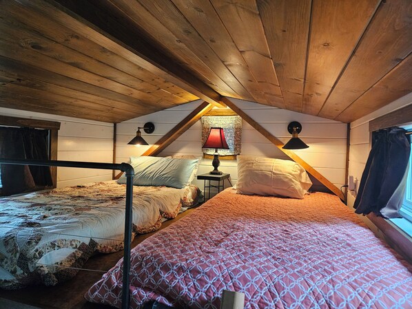 2 bedrooms, iron/ironing board, free WiFi, bed sheets