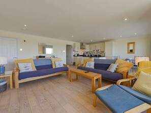 Living area - 12 Burgh Island Causeway (Kingsbridge)