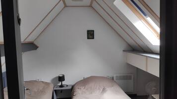 2 makuuhuonetta, työpöytÀ, vauvan matkasÀnky, ilmainen Wi-Fi