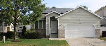 Spacious 5-bedroom house in charming Stansbury Park with WiFi, AC