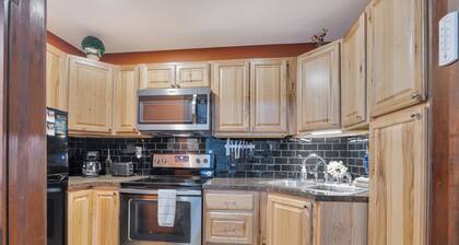 Downtown Retreat, Near Parks & Brewery, Unit 3