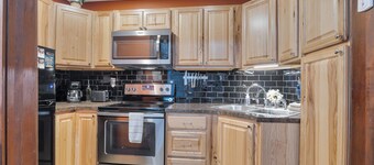 Downtown Retreat, Near Parks & Brewery, Unit 3