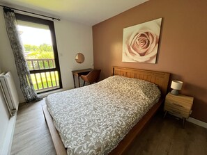 3 間睡房、書桌、熨斗/熨衫板、Wi-Fi