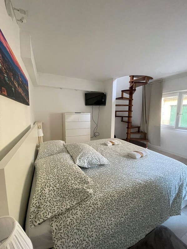 2 Schlafzimmer, Bügeleisen/Bügelbrett, Bettwäsche