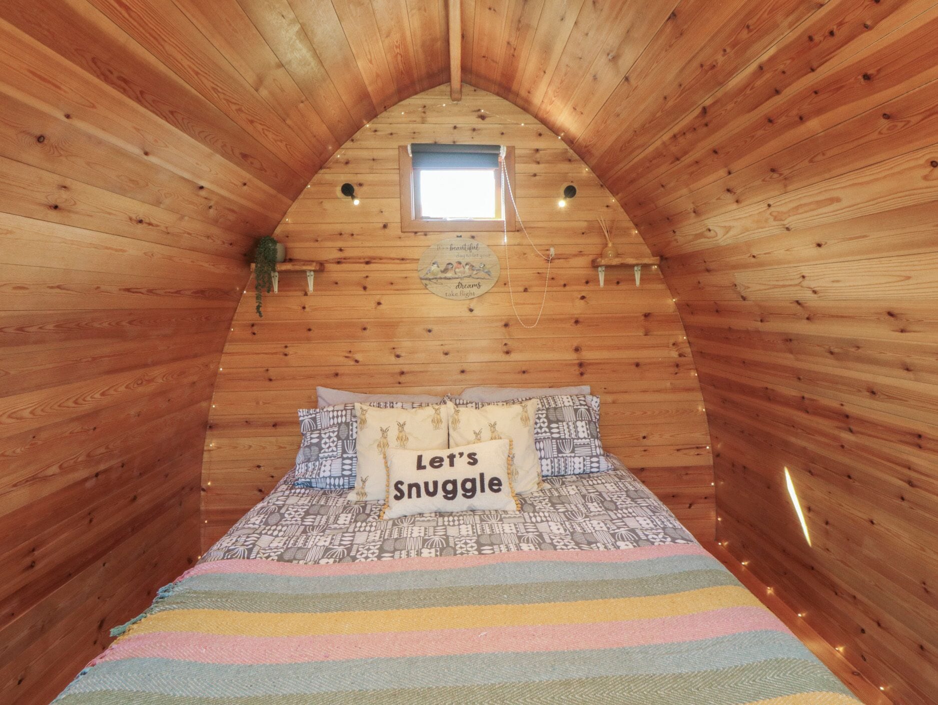1 bedroom, individually decorated, individually furnished