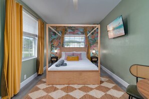 1 bedroom, desk, iron/ironing board, WiFi