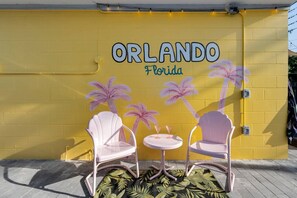 Property grounds - Cozy Orlando Studio w/ Jacuzzi, Fire Pit & BBQ (Orlando)