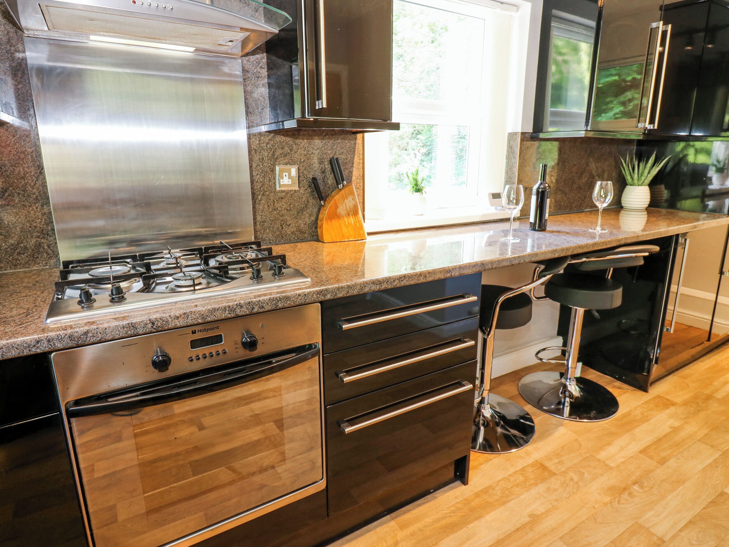 Cookware/dishes/utensils