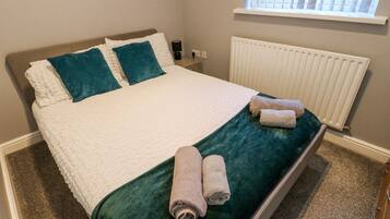 3 dormitorios, decoración individual, mobiliario individual