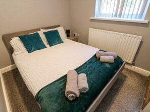 3 dormitorios, decoración individual, mobiliario individual