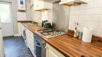 Cookware/dishes/utensils