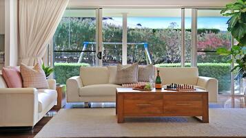 Smart TV y chimenea