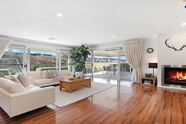 Albert Fields | Gas fireplace | Ducted air conditioning