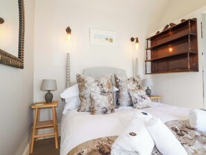 Casa de campo | 4 dormitorios, decoración individual, mobiliario individual