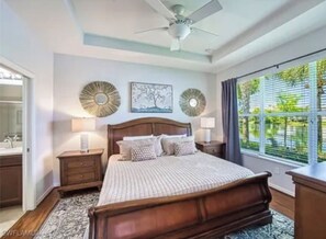 3 chambres, bureau, fer et planche à repasser, lit parapluie