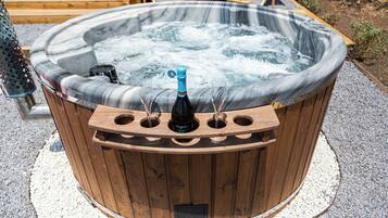 Tenda Luxury | Vasca idromassaggio privata