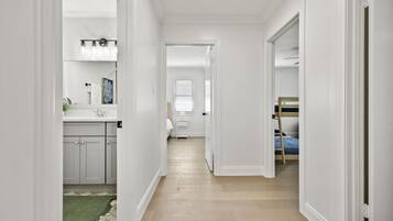 3 soverom, strykejern/-brett, wi-fi og sengetøy