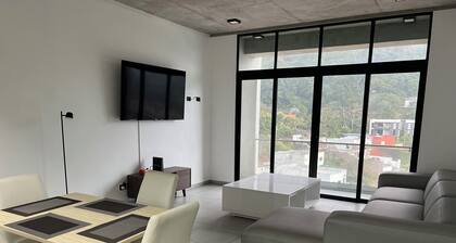 2-bedroom apartment in Nuevo Cuscatlán with WiFi, fitness room and pool access