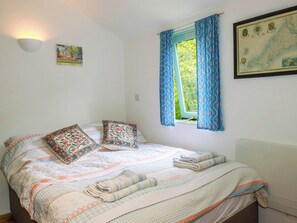 1 bedroom, individually decorated, individually furnished