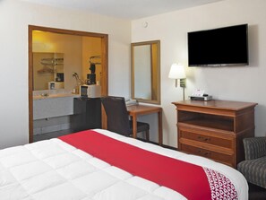 Escritorio y despertador