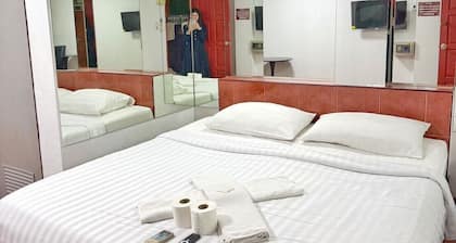 Malee Guesthouse & Restaurant