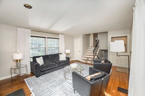 テレビ、書斎 / ワークスペース