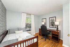 3 bedrooms, desk, iron/ironing board, travel crib